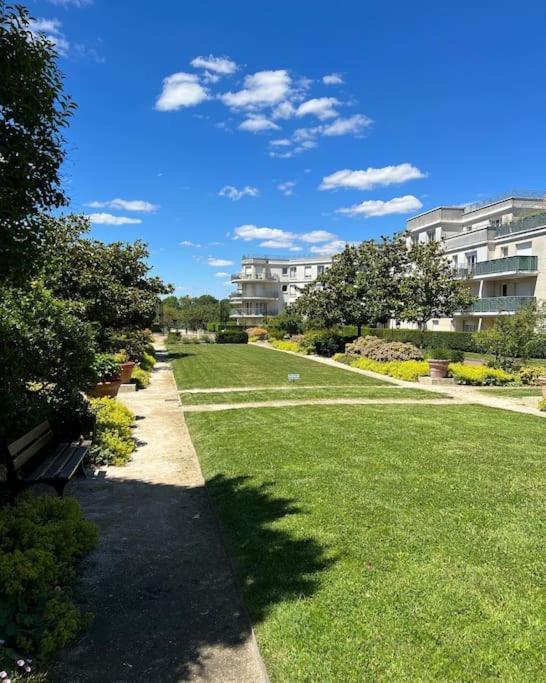 Appartement Wakandais-Proche Disney, Parking & Wifi Montévrain Buitenkant foto